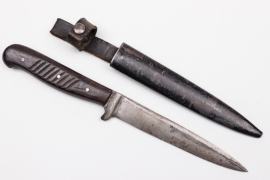 WWI trench knife - engraved
