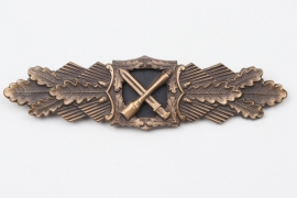1957 Close Combat Clasp in bronze