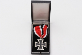 KC winner Pichler - 1957 Knight's Cross in case (S&L)