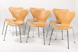 Set Of Six Fritz Hansen Series 7 Dining Chairs // Arne Jacobsen