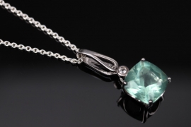 Silver necklace and pendant with green Fluorite