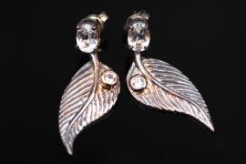 Silver earstuds with feather design and goshenites