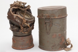 Imperial Germany - M17 gas mask in can