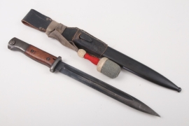 Wehrmacht bayonet 84/98 with portepee & frog