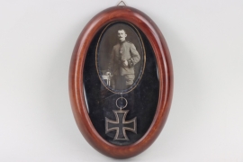 1914 Iron Cross 2nd Class with photo of the recipient in frame