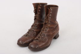BDM lace-up boots