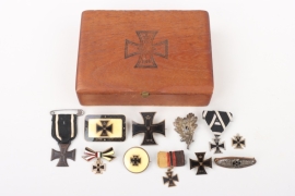 WWI lot of patriotic badges and miniatures in case - Iron Cross