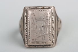 Monogram ring "WG" of an Africa combatant