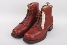Australian lace-up shoes from a german POW
