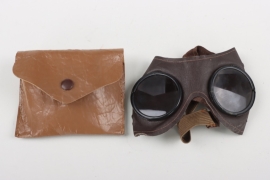 Wehrmacht goggles with bag