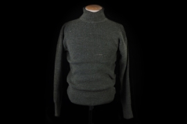 Late-war German issued « turtle-neck » sweater