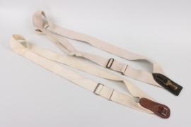 Two Schoulder hangers for sabre