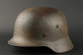 Heer M35 helmet - SE64 (with postwar camo paint)