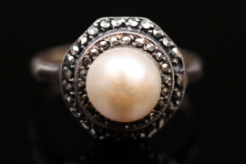 Art Déco style pearl ring