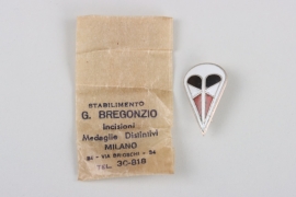 I. Fallschirm-Korps enamel cap badge - Italian production