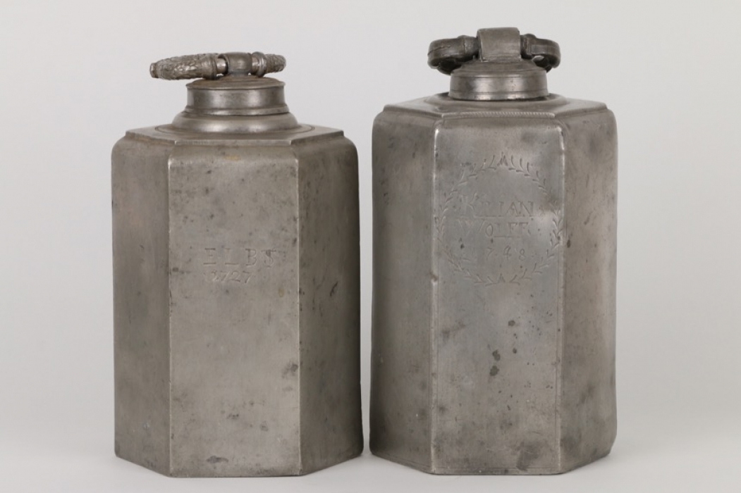 Zwei Schraubflaschen aus Zinn, süddeutsch, datiert 1727 und 1748