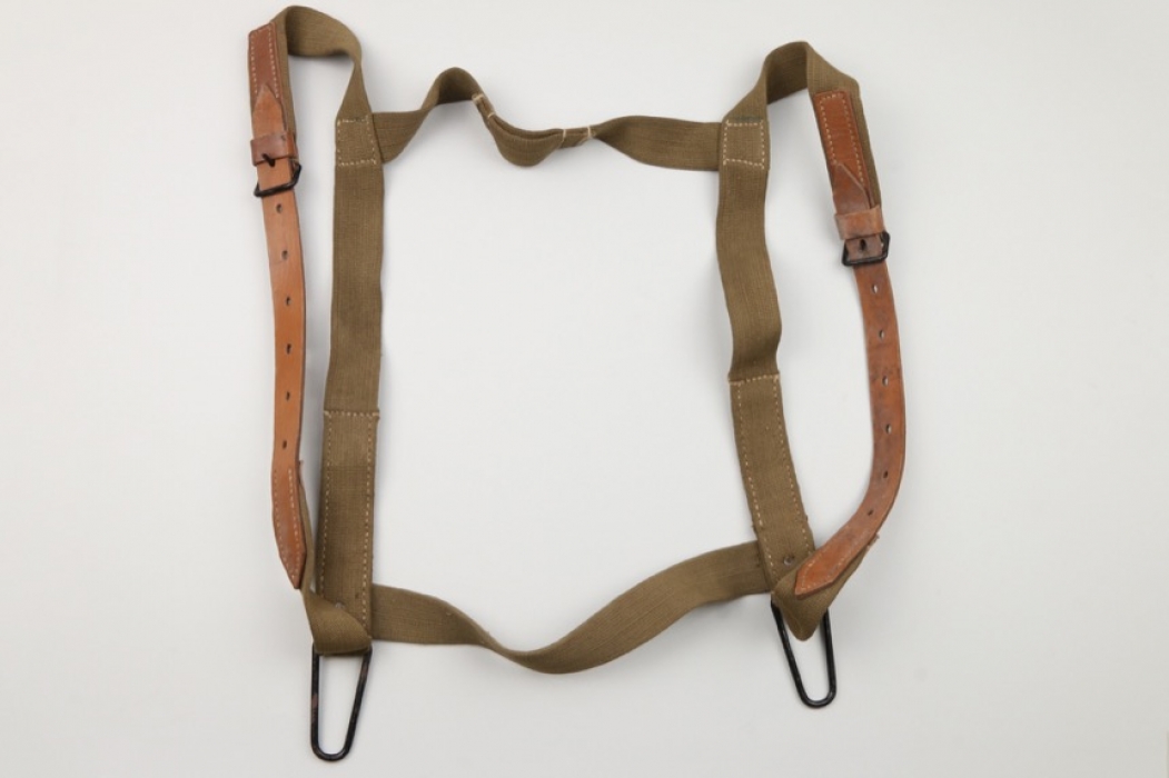 Wehrmacht unknown carrying straps - hkc44