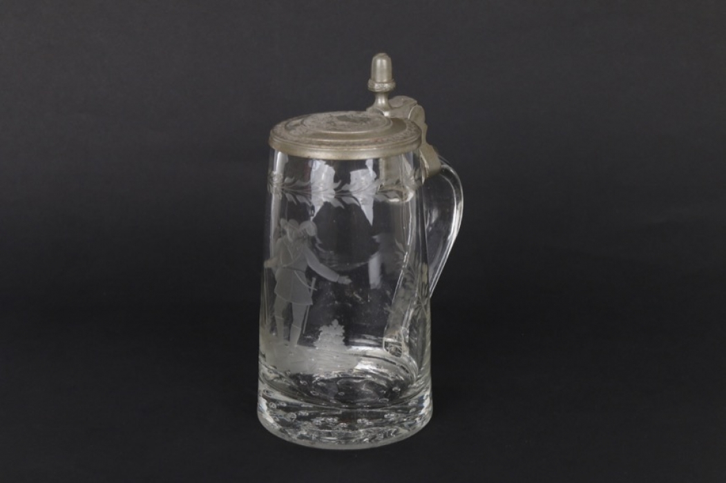 Biedemeier-Glaskrug mit jagdlichem Schliffedekor, süddeutsch um 1830