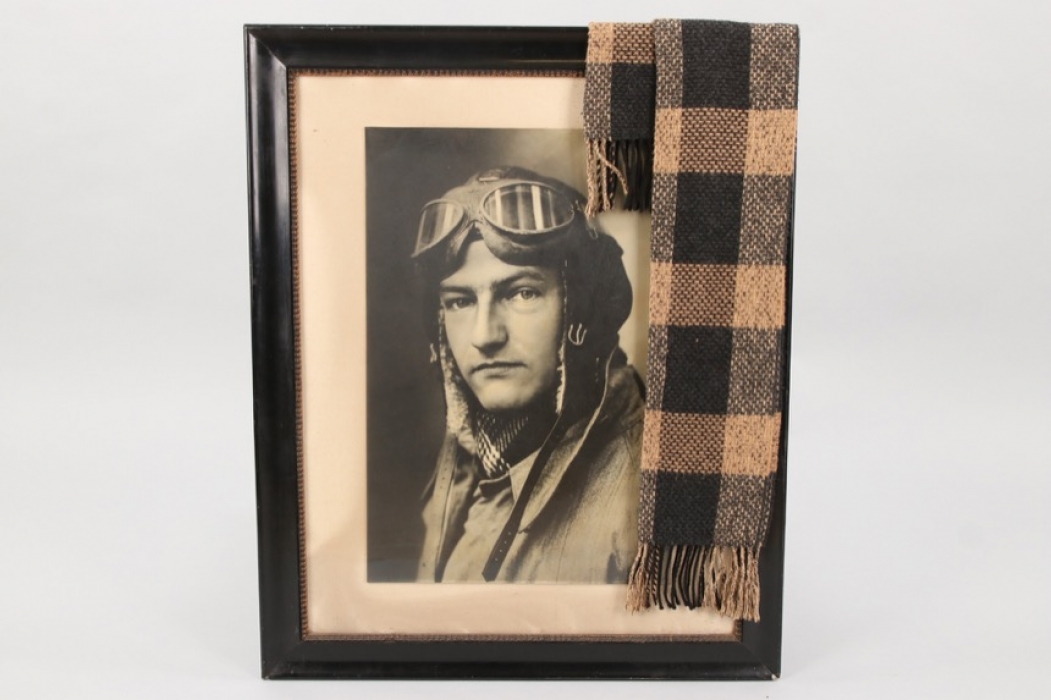 Photo & scarf of a Luftwaffe pilot