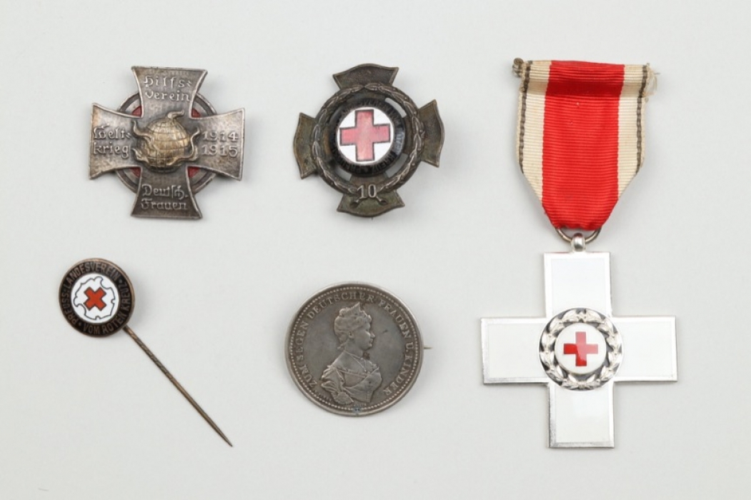 Lot DRK Red Cross badges & pin