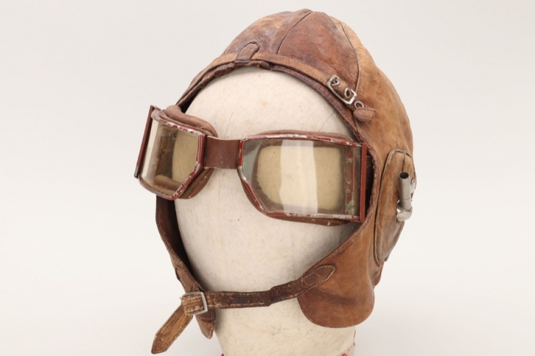 WW1 German flight helmet and goggles - unknown