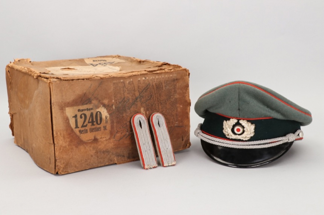 Lt. Weström - personal visor cap in box