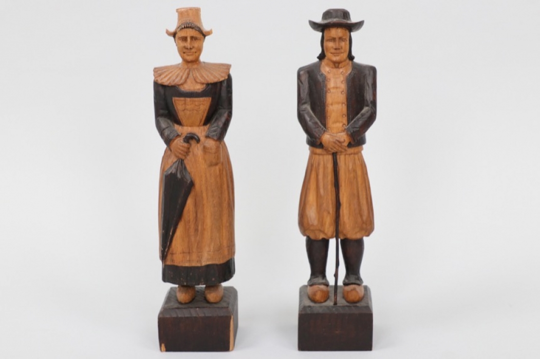 Guipavas 1943 carved table decoration figures