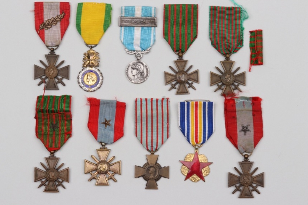 10 x international badges & medals
