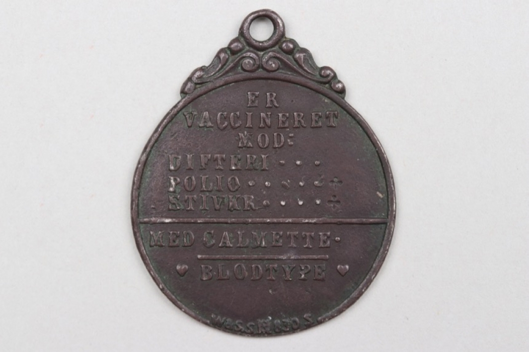 Denmark - 1944 silver necklace pendant