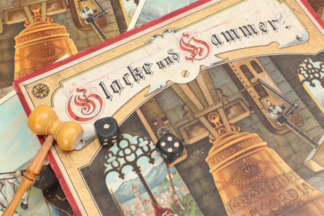 Antikes Gesellschaftsspiel "Glocke & Hammer"