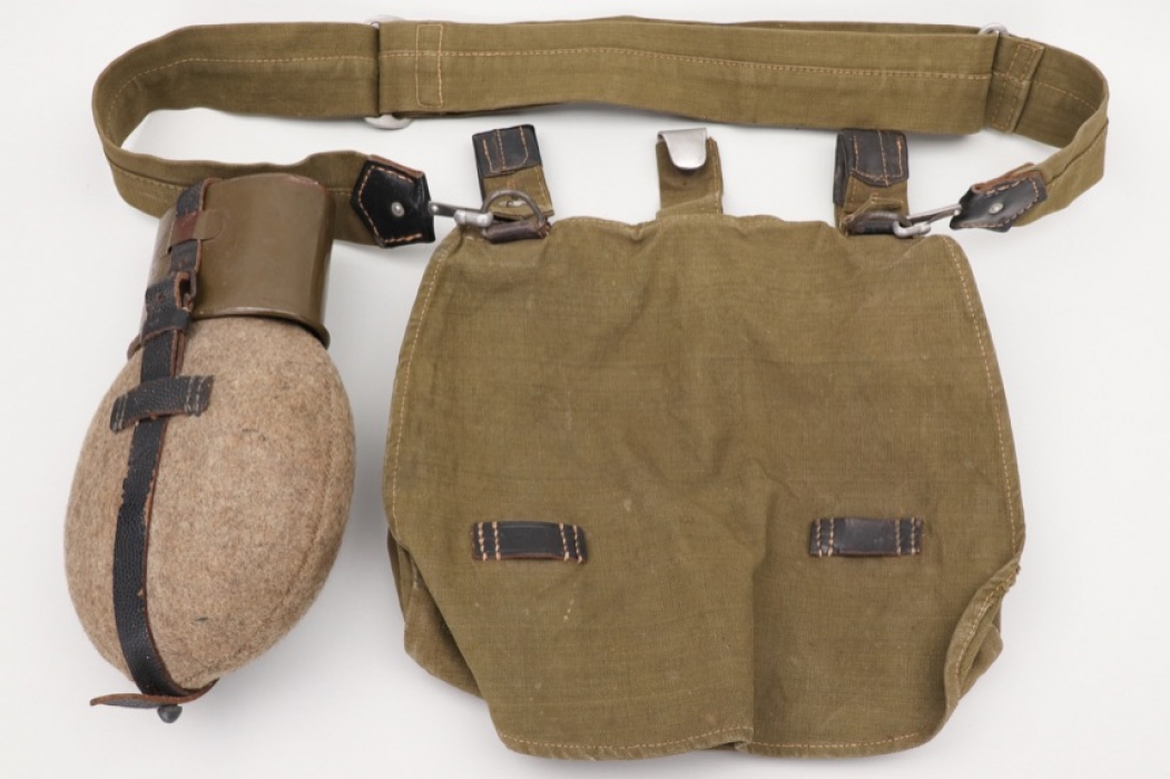 Wehrmacht canteen with cup & bread bag