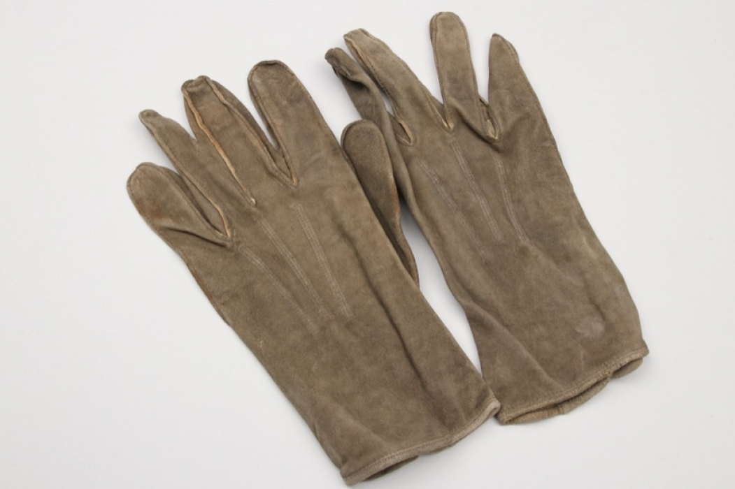 Officer's leather gloves