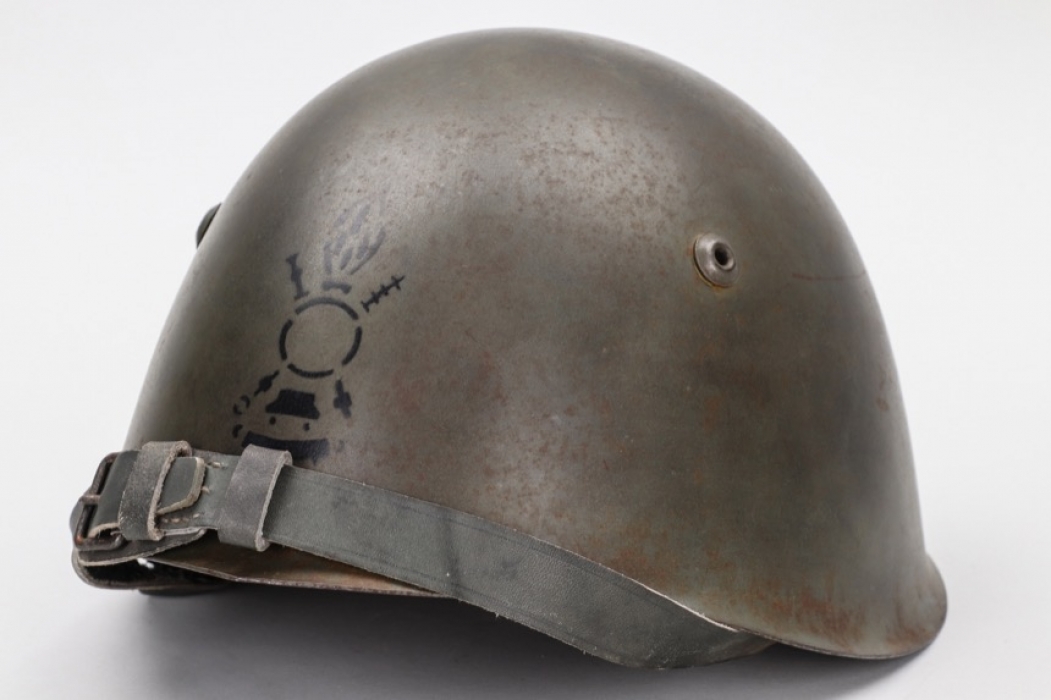Italy - M33 tanker's helmet