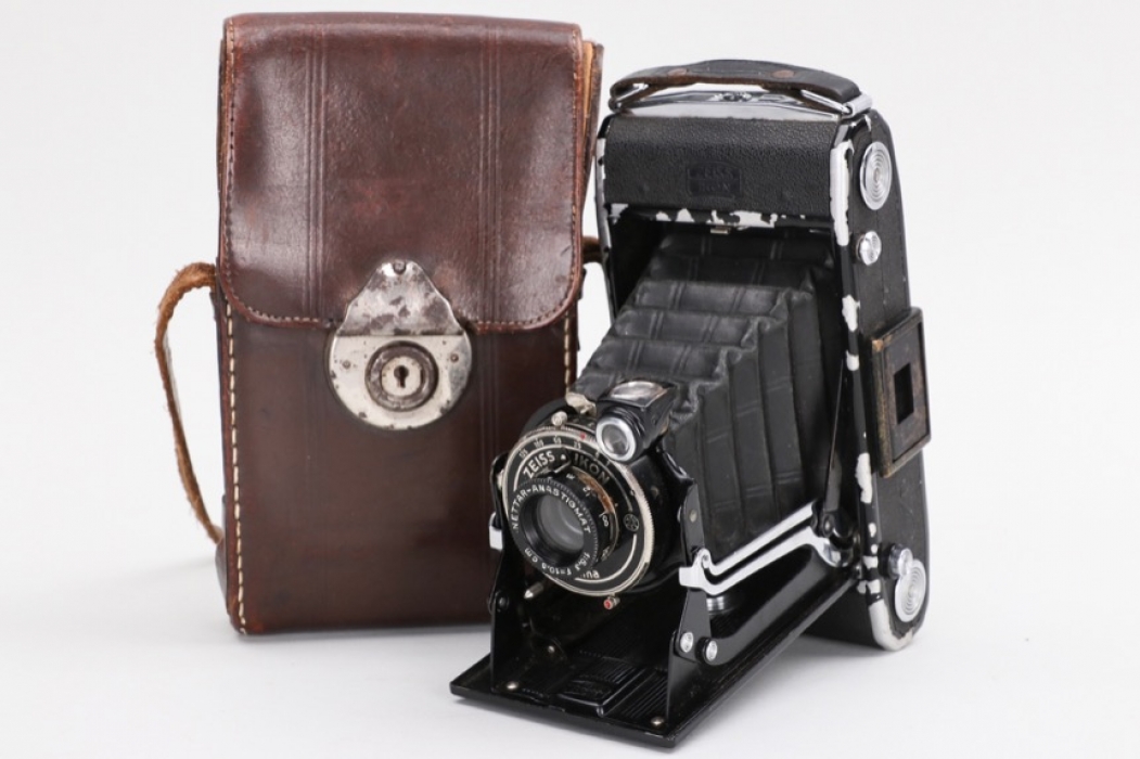 Zeiss Ikon "Nettar 515/2" folding camera in case