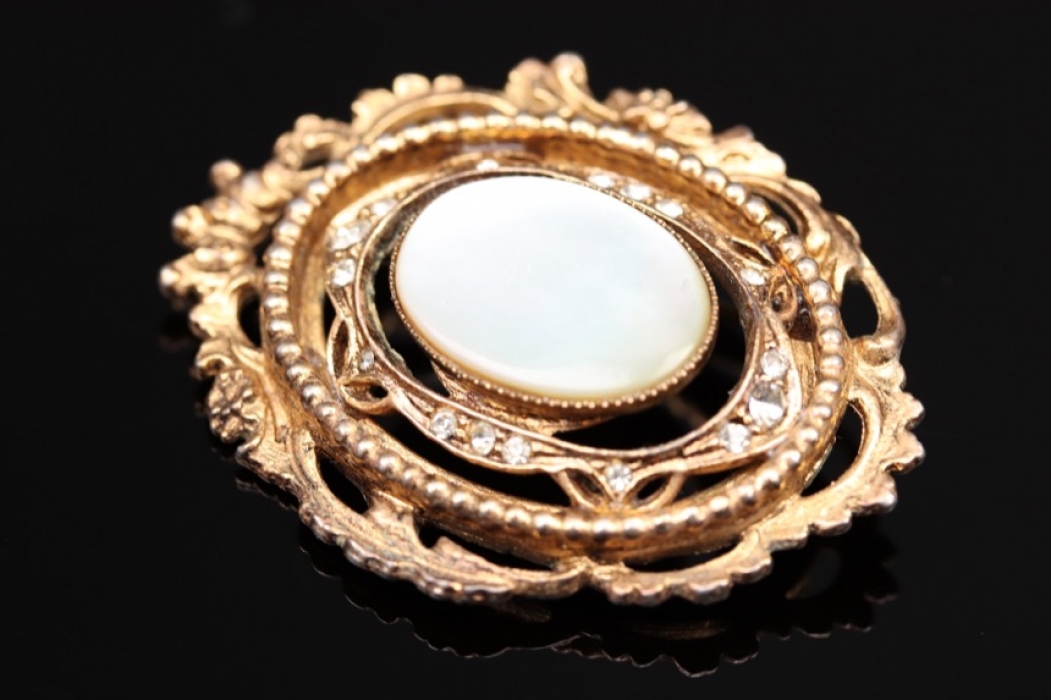 Vintage brooch with mother-of-pearl