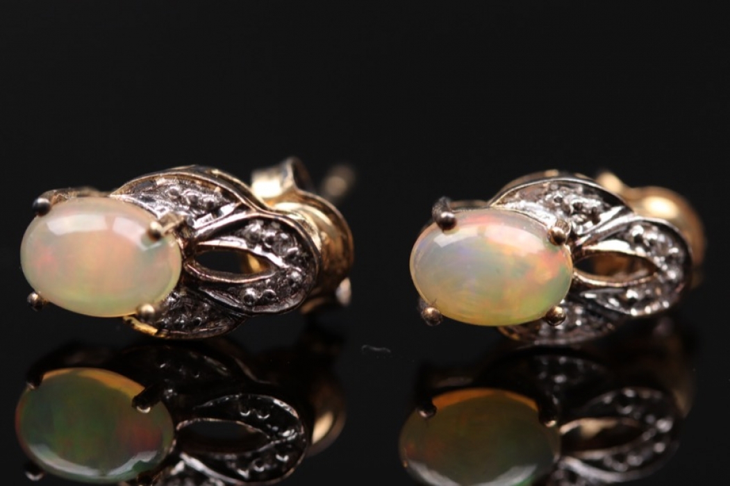 Silver ear studs with Indonesian Opals