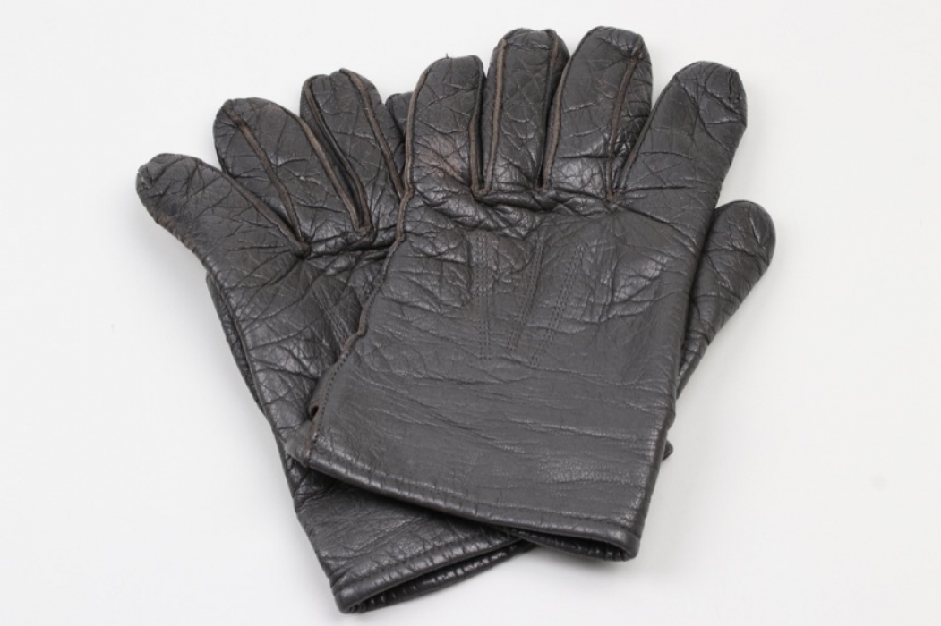 Wehrmacht pair of officer's leather gloves