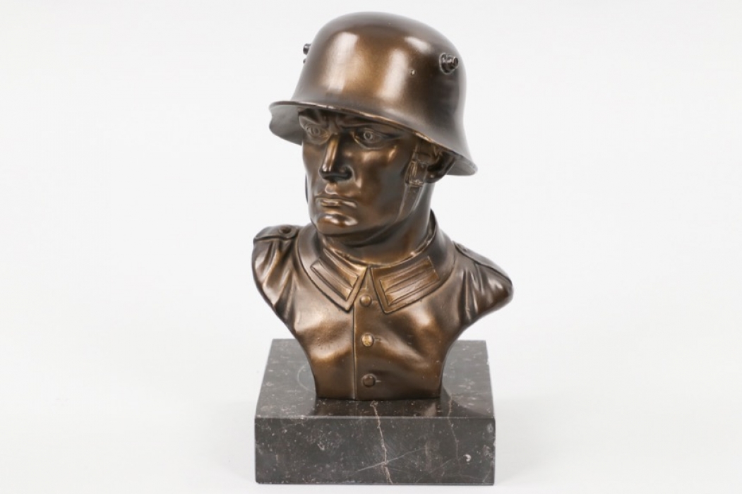 Wehrmacht impressive soldier's table bust - HB
