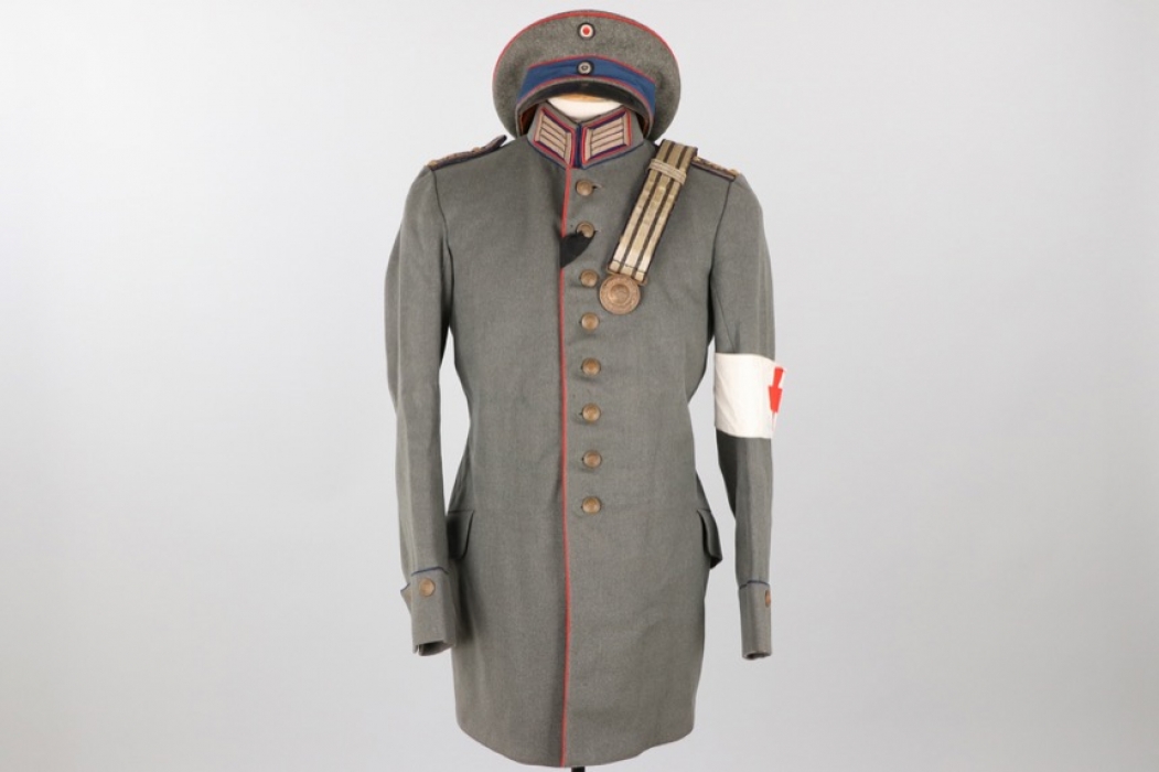 WW1 - Medical uniform grouping for a Hauptmann d.R.