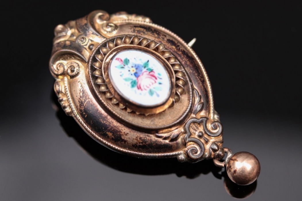 Biedermeier tinsel brooch with enamel details
