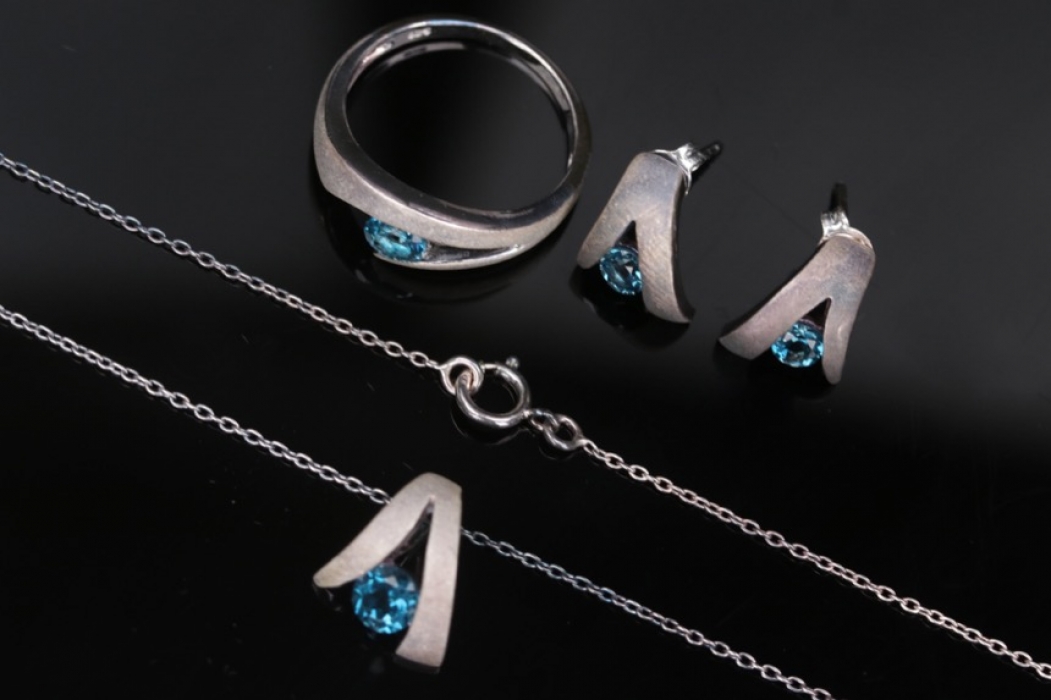 Topaz-set | Silver earrings, necklace with pendant and ring