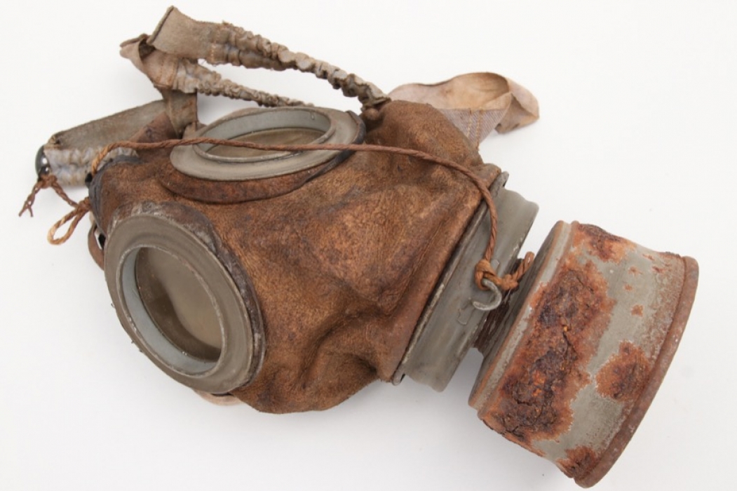 Imperial Germany - M1917 gas mask with filter
