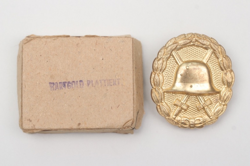 WWI Wound Badge in gold in case
