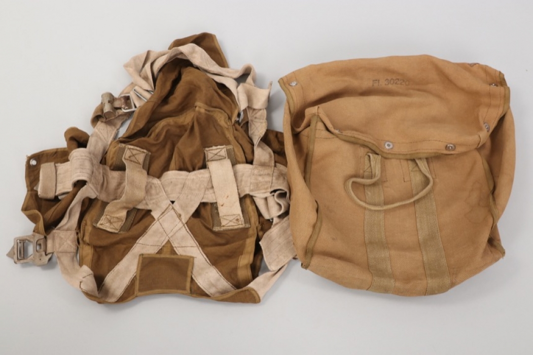 Luftwaffe parachute carrying bag & outer bag with harness