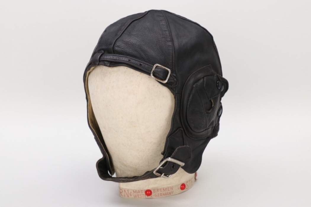 Great Britain - leather flight helmet - D. Lewis Ltd.