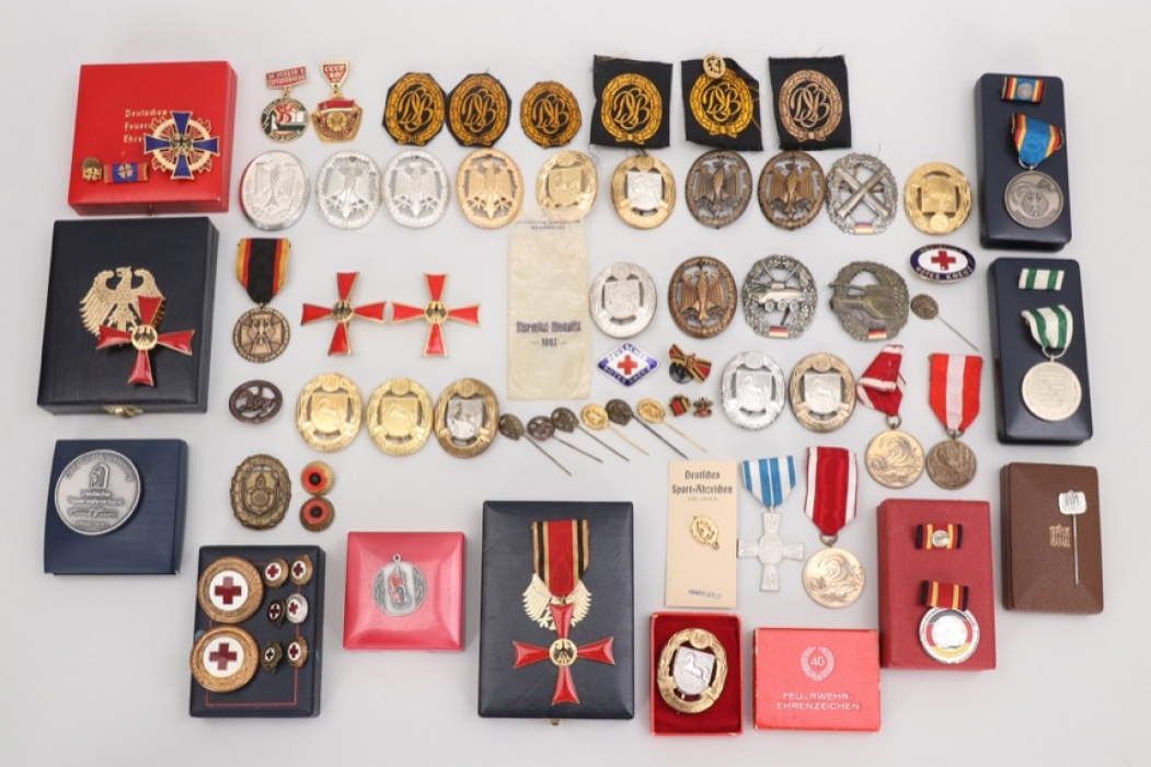 Germany - lot of badges and miniatures (postwar)