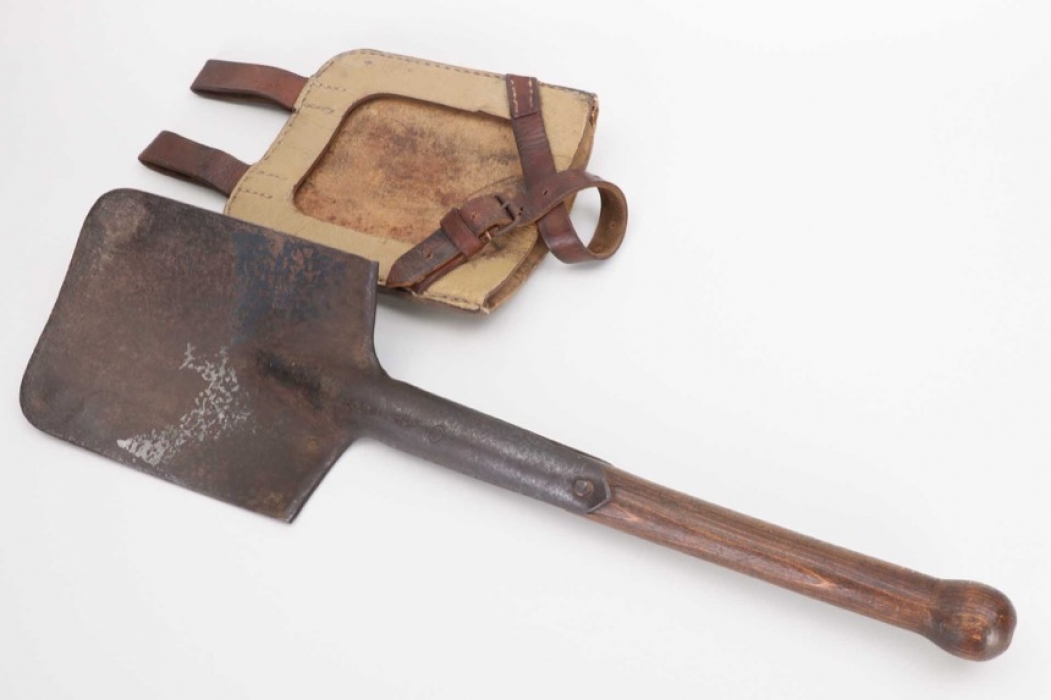 Wehrmacht 1945 shovel with holster