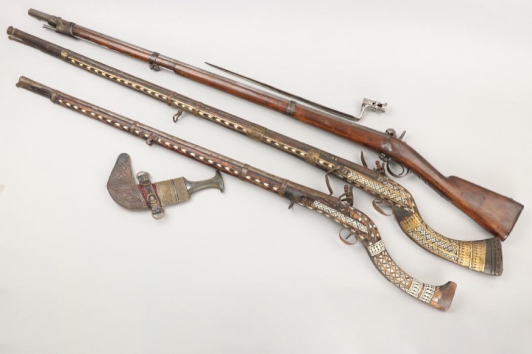 Three rifles and one curved dagger "Djambia"