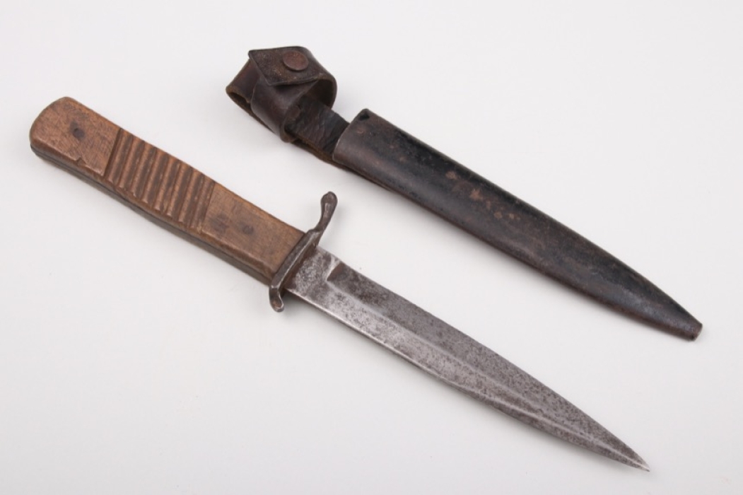 Prussia - WWI trench knife -  acceptance marked weapon "Demag"