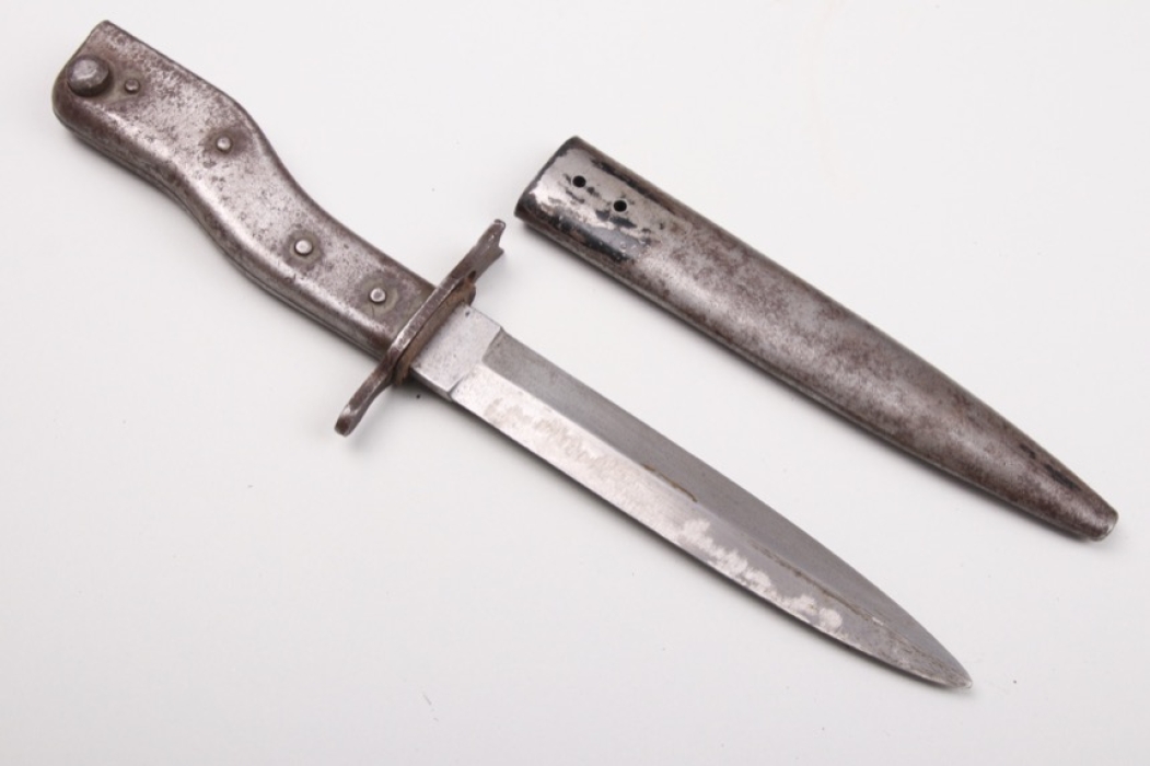 Prussia - WWI trench knife - "Demag" - with mortise slot